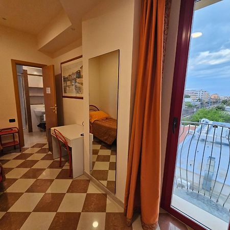 Hotel Fiorella Сенігаллія Екстер'єр фото