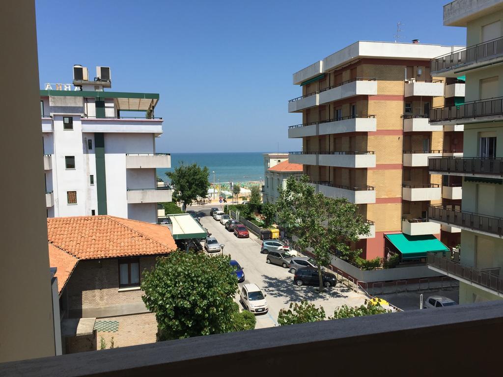 Hotel Fiorella Сенігаллія Номер фото